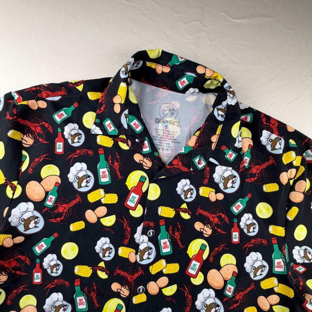 Buc-ee's Crawfish Boil Button Up Shirt Men Small Black Beaver Snap Front 260